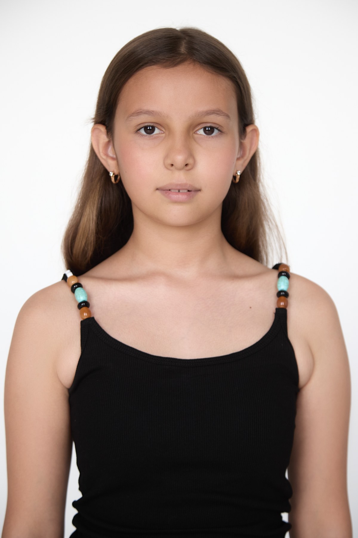 Clean front head-and-shoulders digital